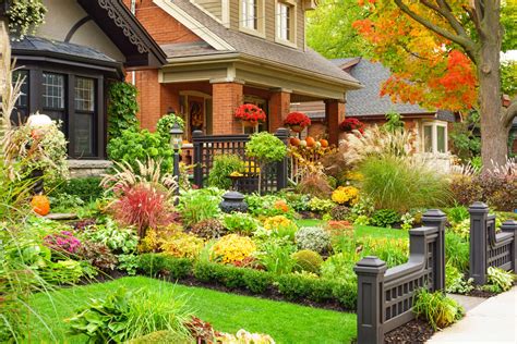 How To Make Your Fall Gardens Colourful! | Green Thumb Landscaping