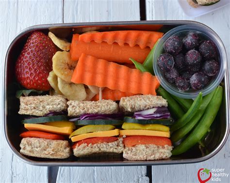 Lunch Box Idea: Mini Rainbow Sandwiches | Healthy Ideas for Kids