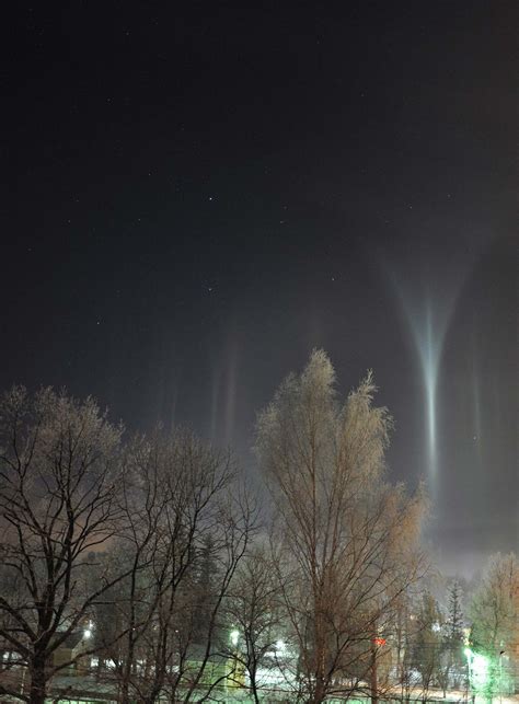 The stunning natural phenomenon of light pillars | WDD