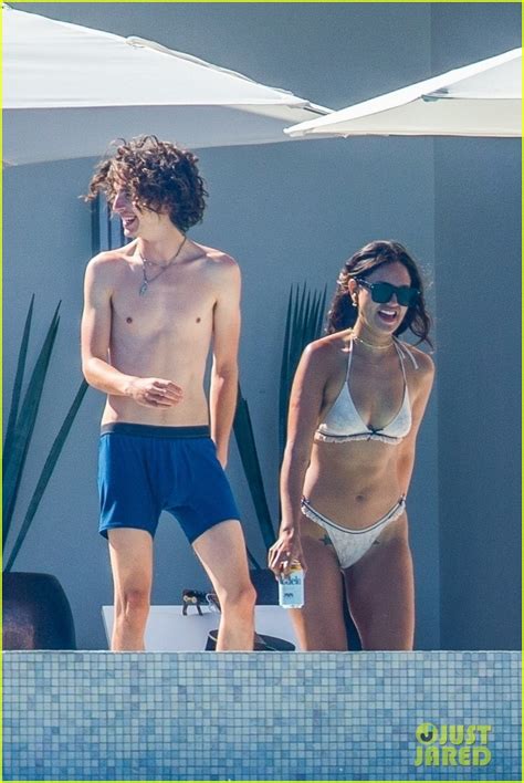 Timothee Chalamet & Eiza Gonzalez Pack on the PDA & Kiss in Mexico ...