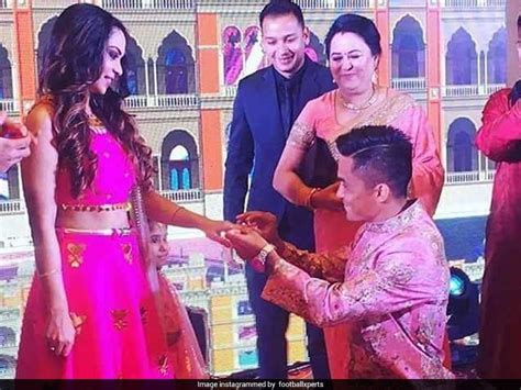 Sunil Chhetri Weds Long-Time Girlfriend Sonam | Football News