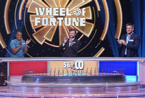 Who is on Celebrity Wheel of Fortune tonight? | The US Sun