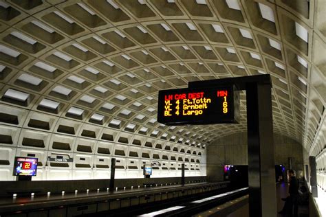 Crystal City Metro Station | It's rare to see a Yellow Line … | Flickr