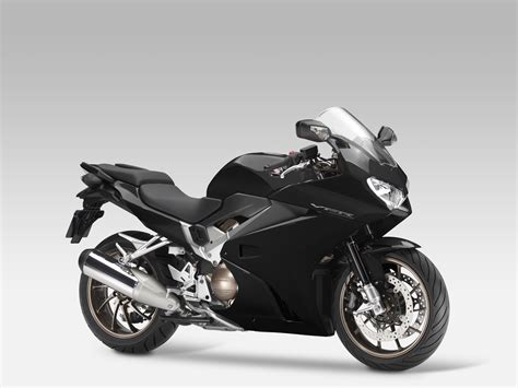 First ride: 2014 Honda VFR800 review | Visordown