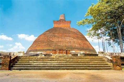 Best Places to visit in Anuradhapura | Tourist Attractions in Anuradhapura