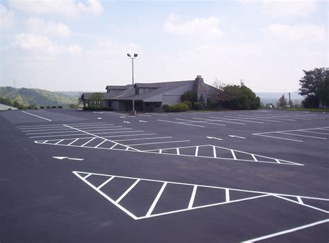 Parking lot sealcoating and crack sealing in Cincinnati area - Howe Asphalt