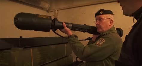 Panzerfaust 3 with giant mystery warhead in the hands of Ukrainian deputy commander, 2022 ...