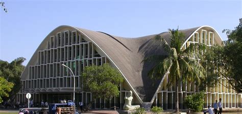 Main Hall of the Royal University of Phnom Penh (Phnom Penh, 1968) | Structurae