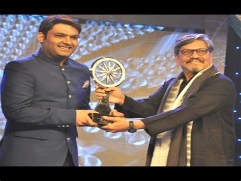 Kapil Sharma Honoured With Indian Of The Year Award - YouTube