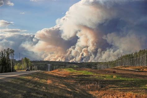Fort McMurray Wildfire in Alberta Grows, Firefighters Hope for Rain | SOTN: Alternative News ...