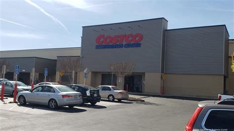 Costco (COST) could open new business center in former Fry's Electronics store in Tempe ...