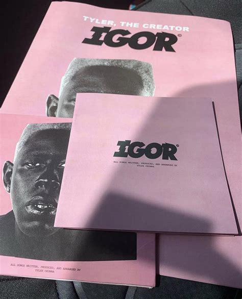 how are people ordering the Igor album Booklet? some people are saying there was a area on the ...