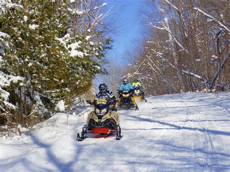 Mont Laurier Quebec Snowmobile Tour - Intrepid Snowmobiler