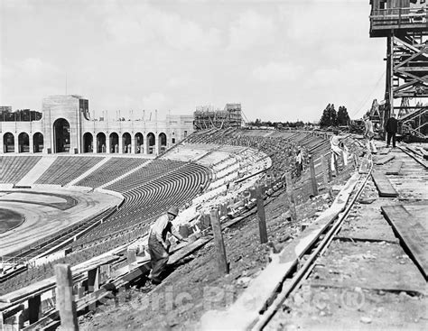 Los Angeles, California, Construction of Los Angeles Memorial Coliseum ...