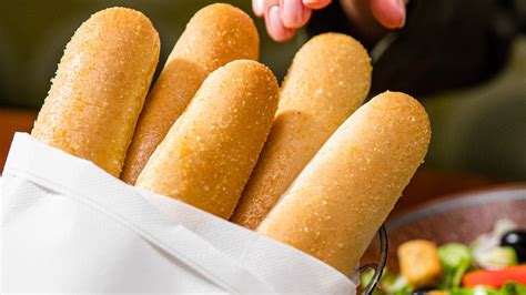 The Hidden Catch Behind Olive Garden's 'Unlimited' Breadsticks