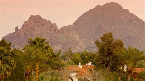 Camelback Mountain in Phoenix, Arizona | Expedia