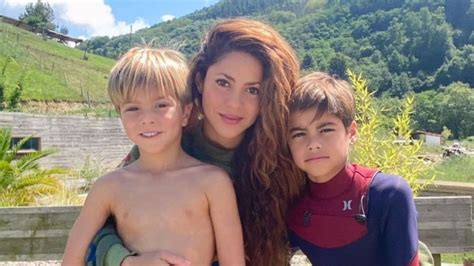 FOTOS: Así han crecido los hijos de Shakira, ahora toman clases de surf | El Mañana de Nuevo Laredo