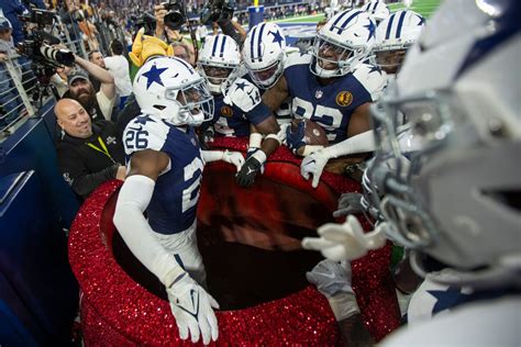 DaRon Bland, Dak Prescott help Cowboys beat Commanders for 13th ...