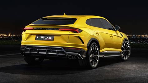 Lamborghini Urus SUV Price, Specs, Review, Pics & Mileage in India