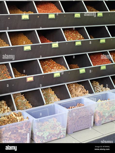 Bulk Dog Food in Shelf at Pet Store Stock Photo - Alamy