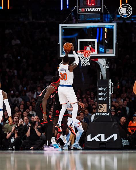 Knicks on the Court: December 11 vs. Raptors Photo Gallery | NBA.com