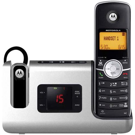 Motorola DECT 6.0 Cordless Phone System with 1-Handset and 1-Headset ...