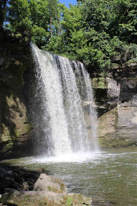 8 Minnestoa Waterfalls You Can Day Trip To from Minnepolis