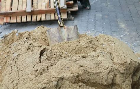 Masonry Sand vs Play Sand: What's the Difference? - BuilderBold