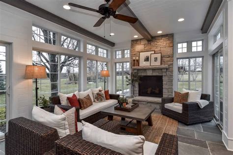 21 Beautiful and Inspiring Farmhouse Sunroom Decorating Ideas | Sunroom ...