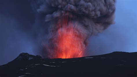 Swarm of big earthquakes rattles Iceland’s Katla Volcano - Next large eruption ahead? - Strange ...