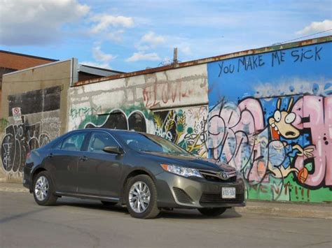 2014 Toyota Camry LE Mid-Size Sedan Review | Autobytel