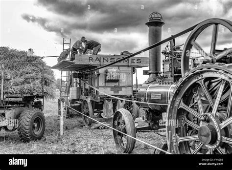 Thresher Machine Stock Photos & Thresher Machine Stock Images - Alamy