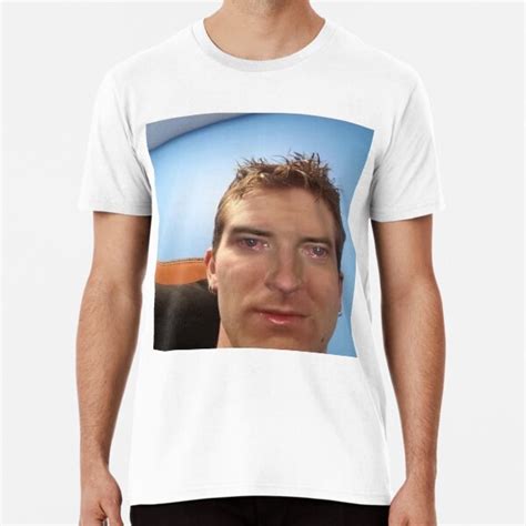 "Linus Tech Tips selfie high" T-shirt for Sale by Francbrandon | Redbubble | linus tech tips ltt ...