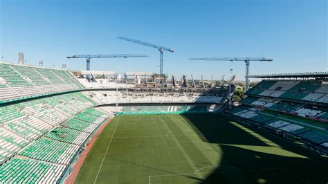 Comansa tower cranes at Real Betis stadium | Comansa