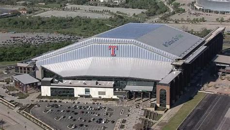 Have you seen the Texas Rangers’ new stadium? Twitter is roasting it, comparing it to a warehouse