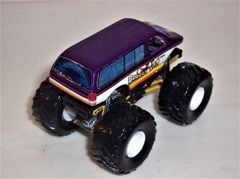 Boogey Van CUSTOM BUILT Hot Wheels MONSTER JAM TRUCK MONSTER TRUCK 1/64 ...