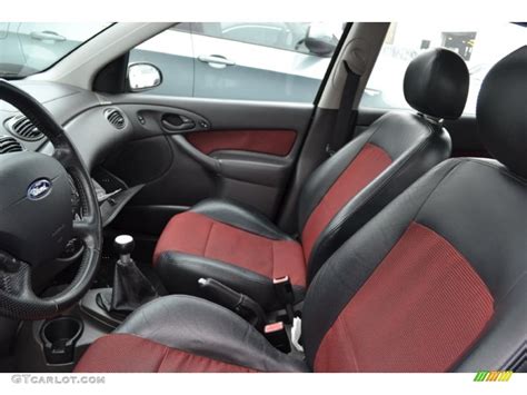 Black/Red Interior 2003 Ford Focus SVT Hatchback Photo #66706832 | GTCarLot.com