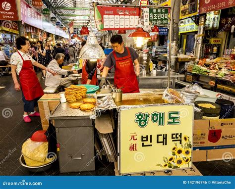 Seoul, South Korea - June 21, 2017: Sellers Of Korean Food Waiting Customers At Gwangjang Market ...