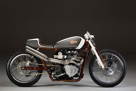 This Custom built Triumph is all Art in every angle – Carpy’s Cafe Racers