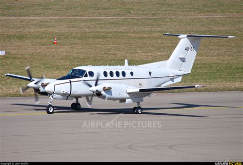 40-165 - USA - Army Beechcraft C-12 Huron at Stuttgart | Photo ID 565204 | Airplane-Pictures.net