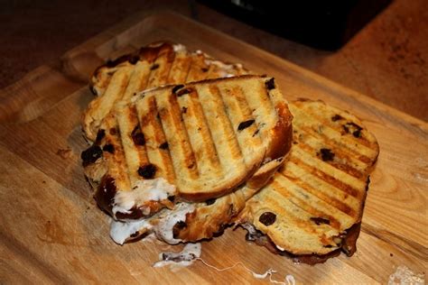 Fooditka: A Sweet Panini for your Sweetie