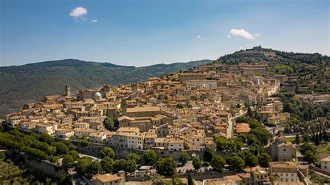 Cortona, Italy: The best hotels, restaurants and things to do in this Tuscan dream town | CN ...