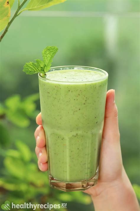 Kiwi Smoothie Recipe: A Simple and Healthy Drink for Hot Summer Day