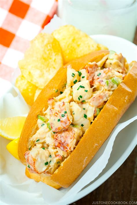 Lobster Roll with Spicy Mayo (Video) • Just One Cookbook