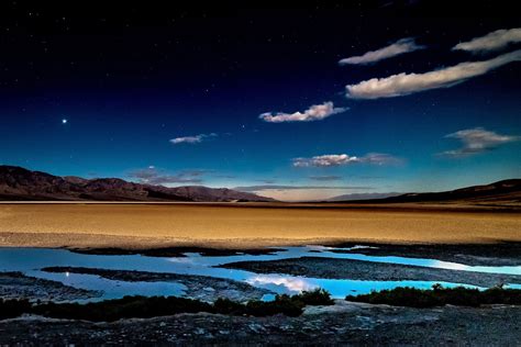 How to photograph landscapes at night by moonlight