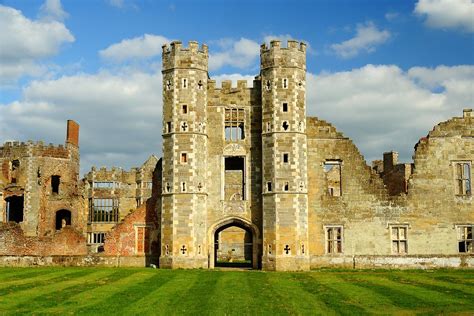 Cowdray's Ruin | The ruins of Cowdray House represent the re… | Flickr