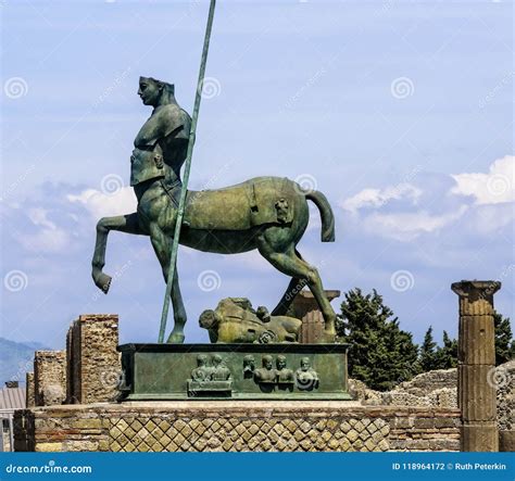 Statue in the Ruined City of Pompeii Editorial Photography - Image of roman, tourism: 118964172