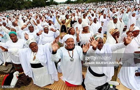 47 Isaiah Shembe Church Photos & High Res Pictures - Getty Images