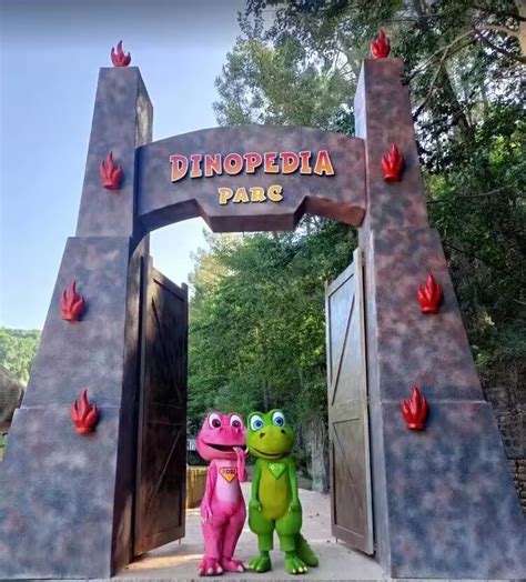 jurassic park entrance gate,jurassic park fiberglass entrance gate ...