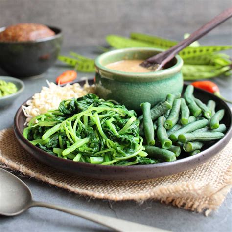 Pecel Sayur: Vegetables in Javanese Peanut Sauce (Vegan) - Cook Me Indonesian